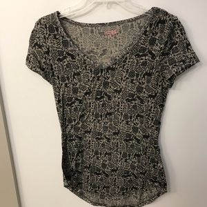 Sheer green patterned v neck